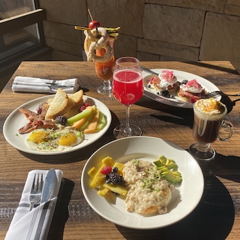 riverhouse lodge