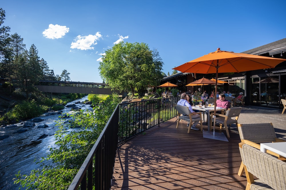 riverhouse lodge