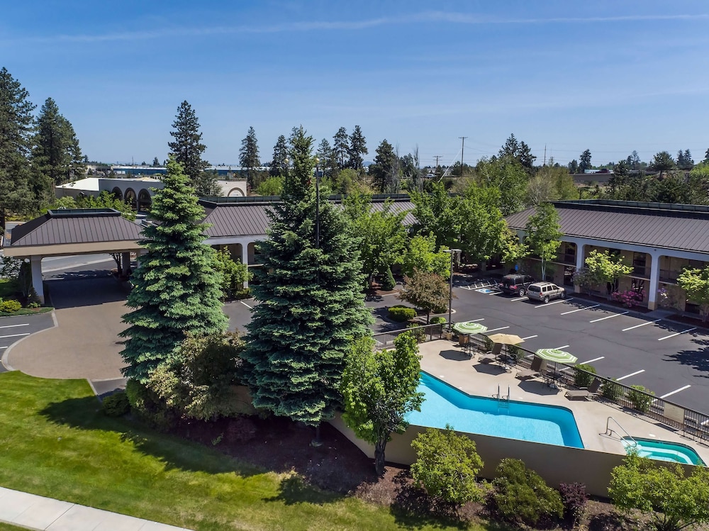 red lion inn and suites deschutes river bend