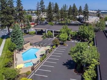 red lion inn and suites deschutes river bend