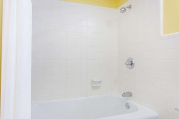 Days Inn By Wyndham Clayton,Georgia>>Clayton,2 star