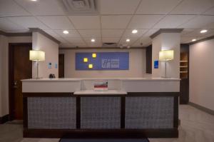 holiday inn express fayetteville univ of ar area by ihg