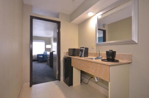 holiday inn express fayetteville univ of ar area by ihg