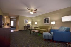 holiday inn express fayetteville univ of ar area by ihg