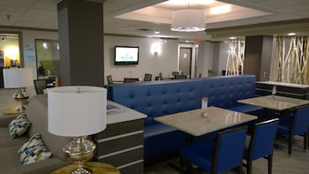 holiday inn express fayetteville univ of ar area by ihg