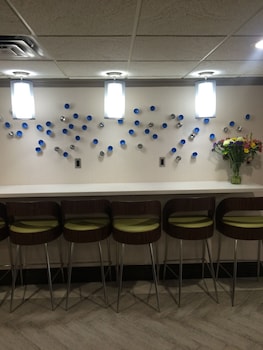 holiday inn express fayetteville univ of ar area by ihg