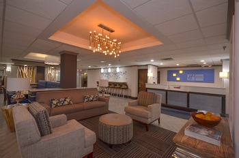 holiday inn express fayetteville univ of ar area by ihg
