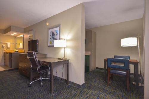 holiday inn express fayetteville univ of ar area by ihg
