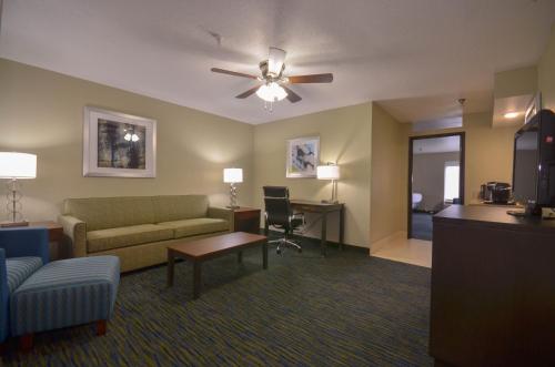 holiday inn express fayetteville univ of ar area by ihg