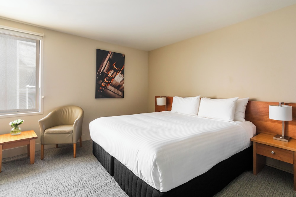 old woolstore apartment hotel