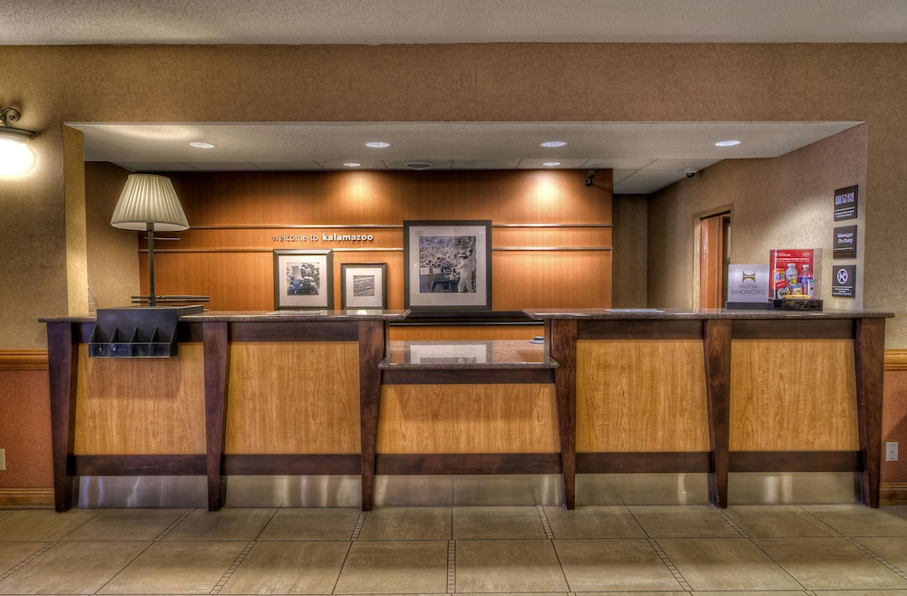 hampton inn and suites kalamazoo oshtemo