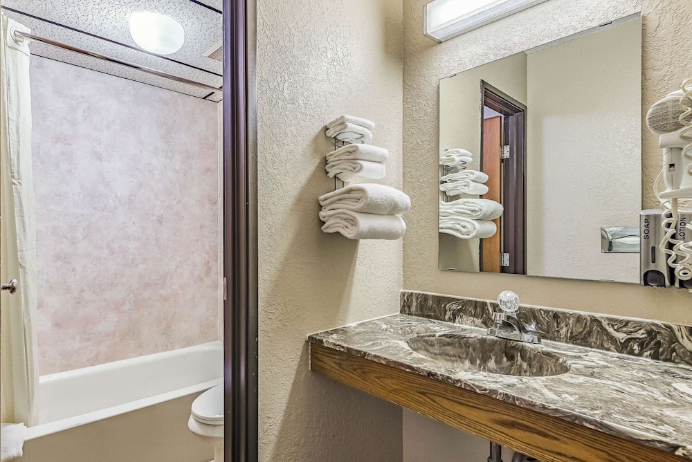 rodeway inn st joseph