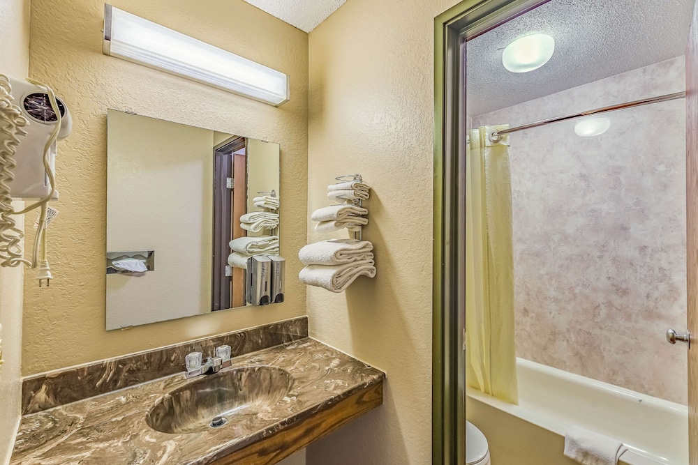 rodeway inn st joseph