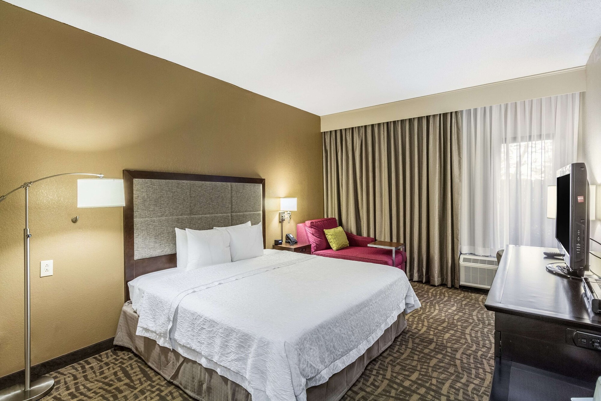 hampton inn jackson pearl international airport
