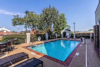 hampton inn jackson pearl international airport