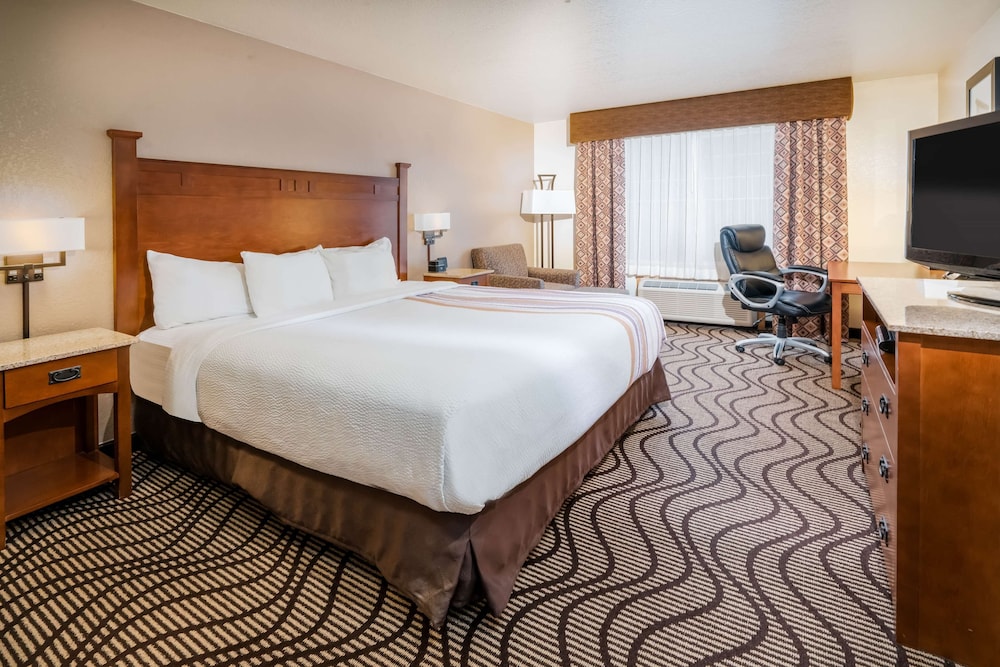 best western plus riverfront hotel and suites