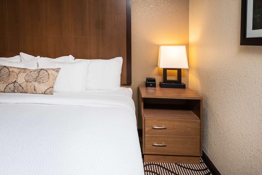 best western plus riverfront hotel and suites
