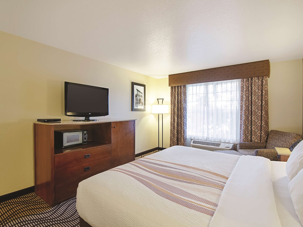 best western plus riverfront hotel and suites