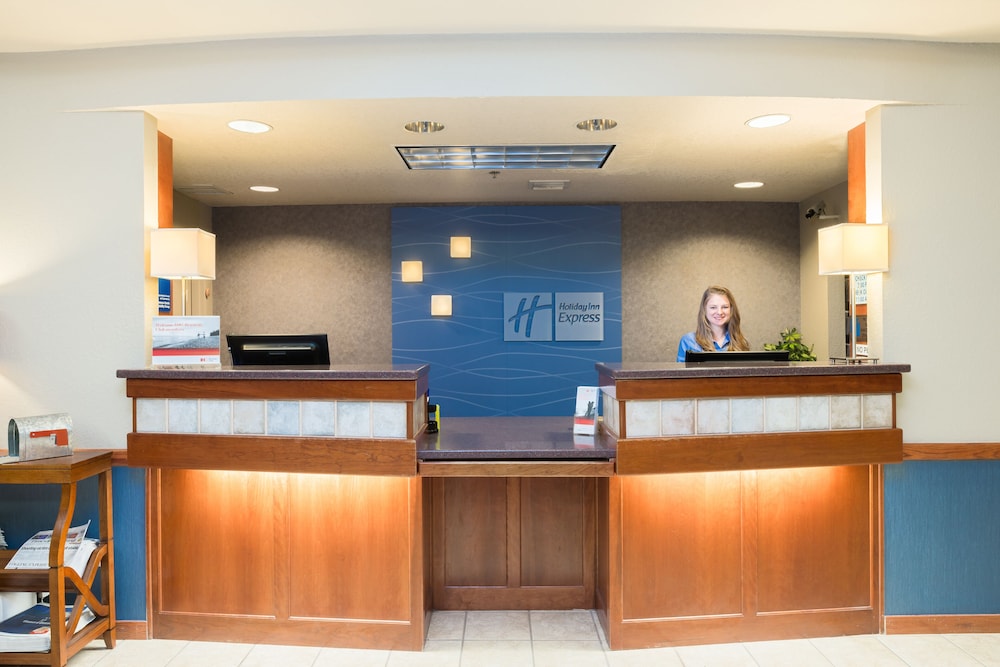 holiday inn express and suites arcata eureka airport area