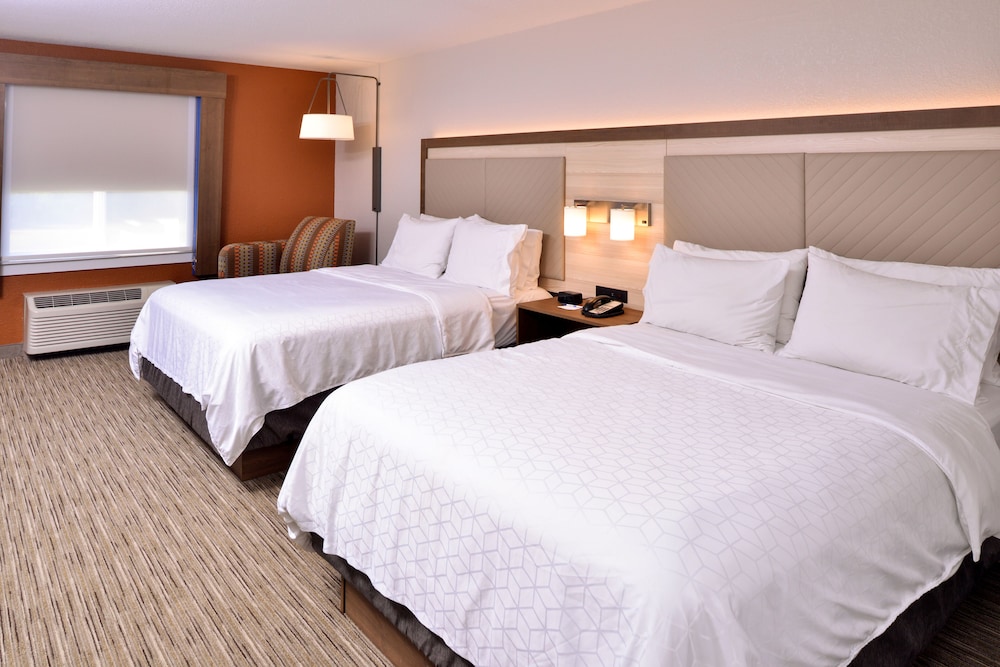 holiday inn express and suites arcata eureka airport area