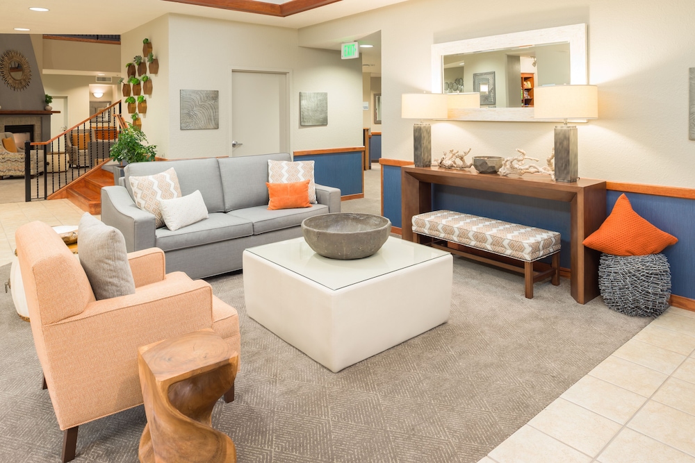 holiday inn express and suites arcata eureka airport area