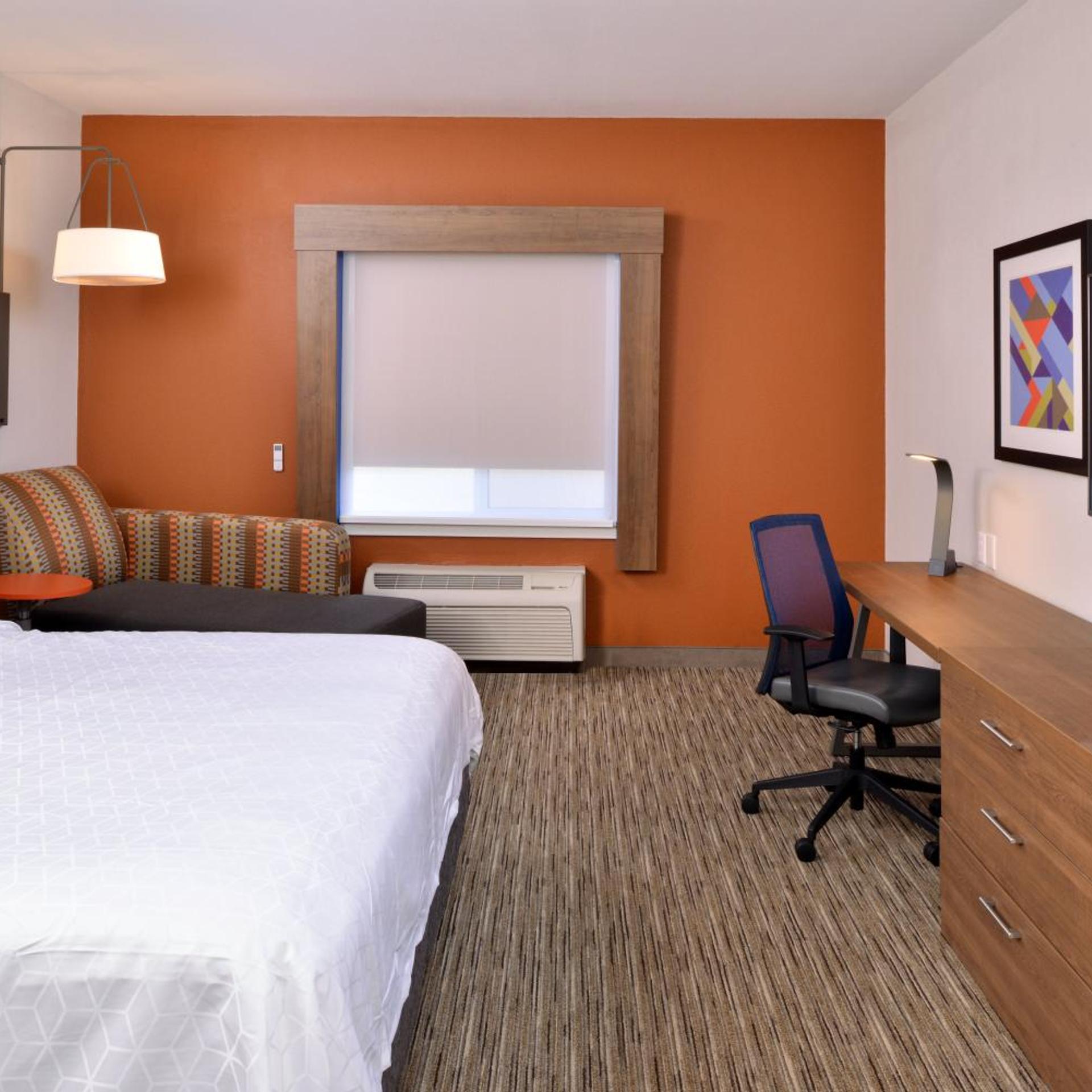 holiday inn express and suites arcata eureka airport area