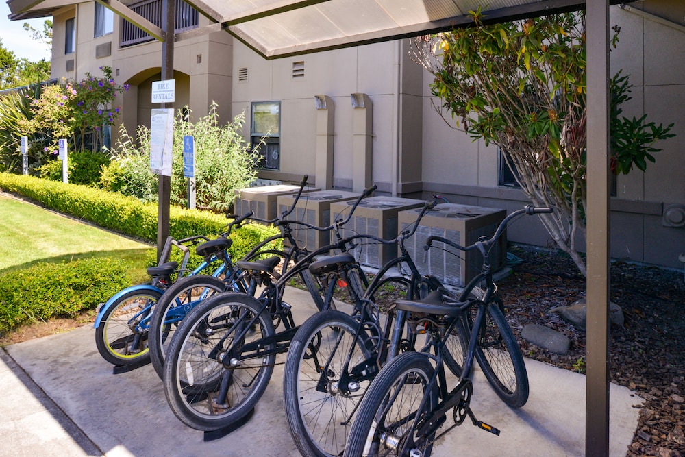 holiday inn express and suites arcata eureka airport area