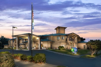 Holiday Inn Express & Suites Arcata/Eureka-Airport Area,Eureka>>Arcata,3 star