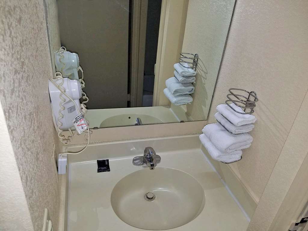 americas best value inn evansville