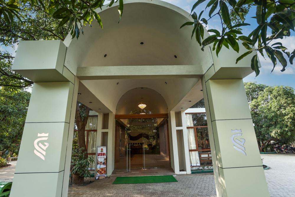 the lions land resort