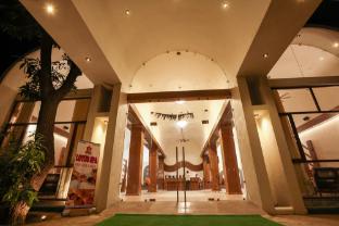 the lions land resort