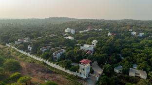 the lions land resort