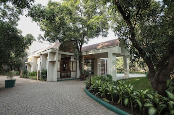 the lions land resort