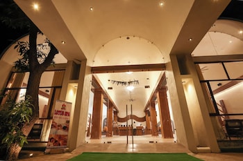 the lions land resort