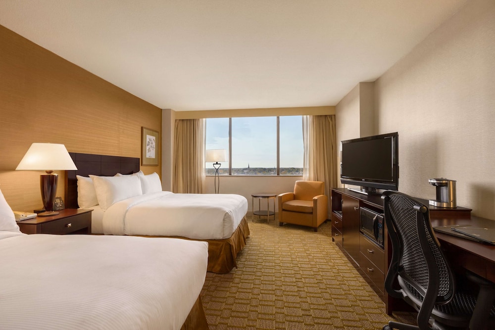 hilton fort wayne at the grand wayne convention center