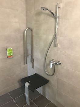 initial by balladins tours sud