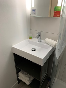 initial by balladins tours sud