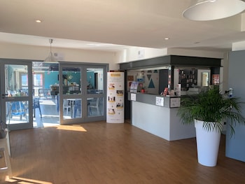 initial by balladins tours sud