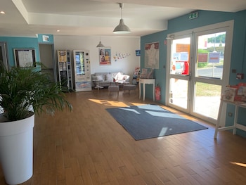 initial by balladins tours sud