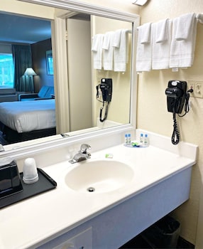 roadstar hotel zephyrhills