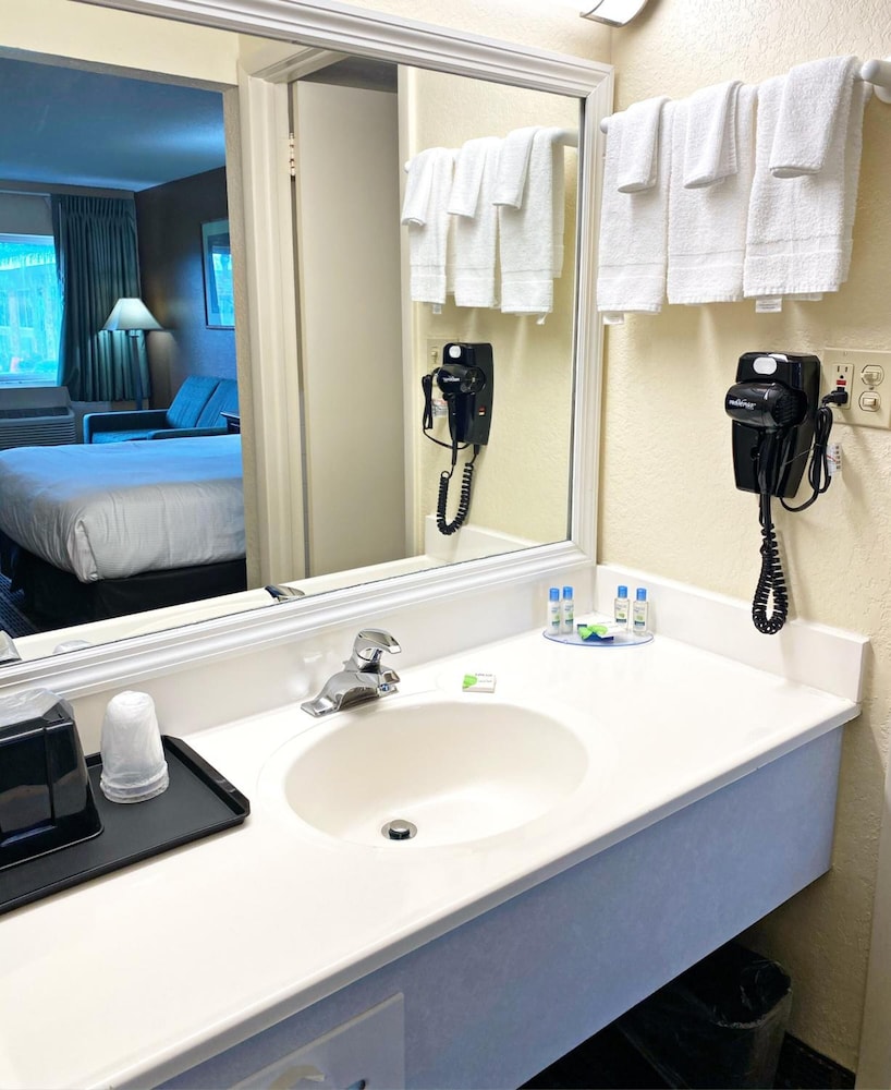 roadstar hotel zephyrhills