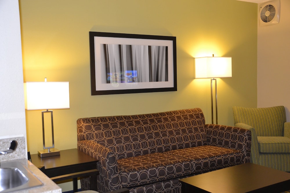 holiday inn express and suites bloomington normal by ihg