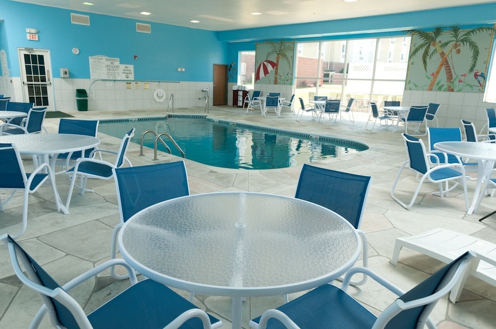 holiday inn express and suites bloomington normal by ihg