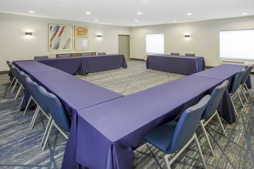 holiday inn express and suites bloomington normal by ihg