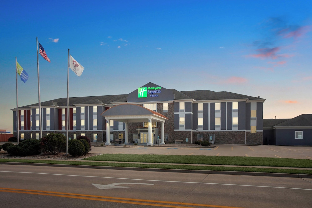 holiday inn express and suites bloomington normal by ihg