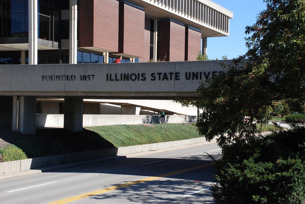 holiday inn express and suites bloomington normal by ihg