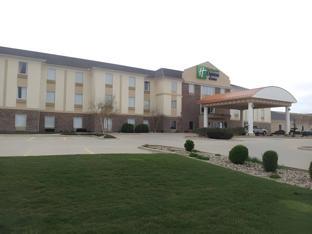 holiday inn express and suites bloomington normal by ihg