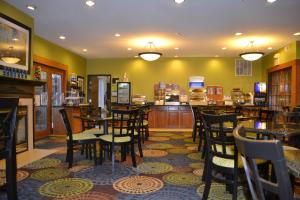 holiday inn express and suites bloomington normal by ihg