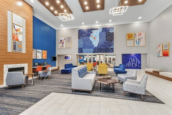 Holiday Inn Express & Suites Bloomington - Normal By Ihg,Near The Shoppes At College Hills,3 star