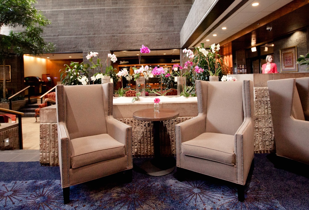 radisson hotel corning